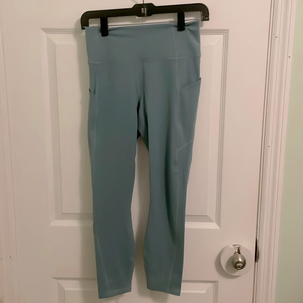Fabletics Oasis Pure Luxe 7/8 Leggings, Size Small